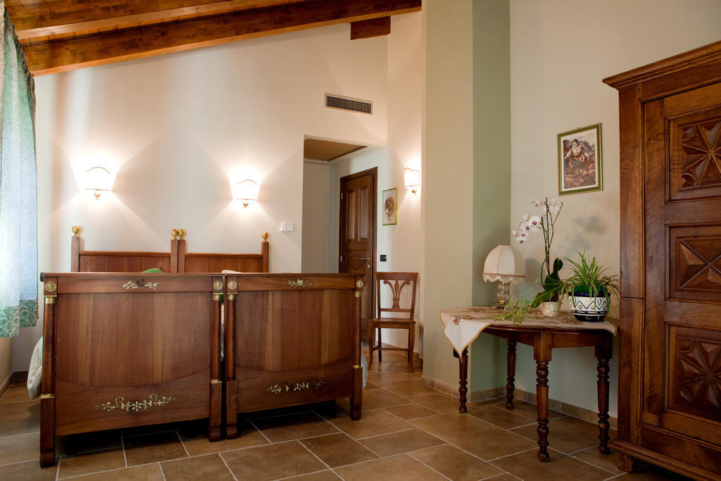 A' La Table Du Sommelier Chambres D Hotes & Restaurant Saint-Vincent Rum bild