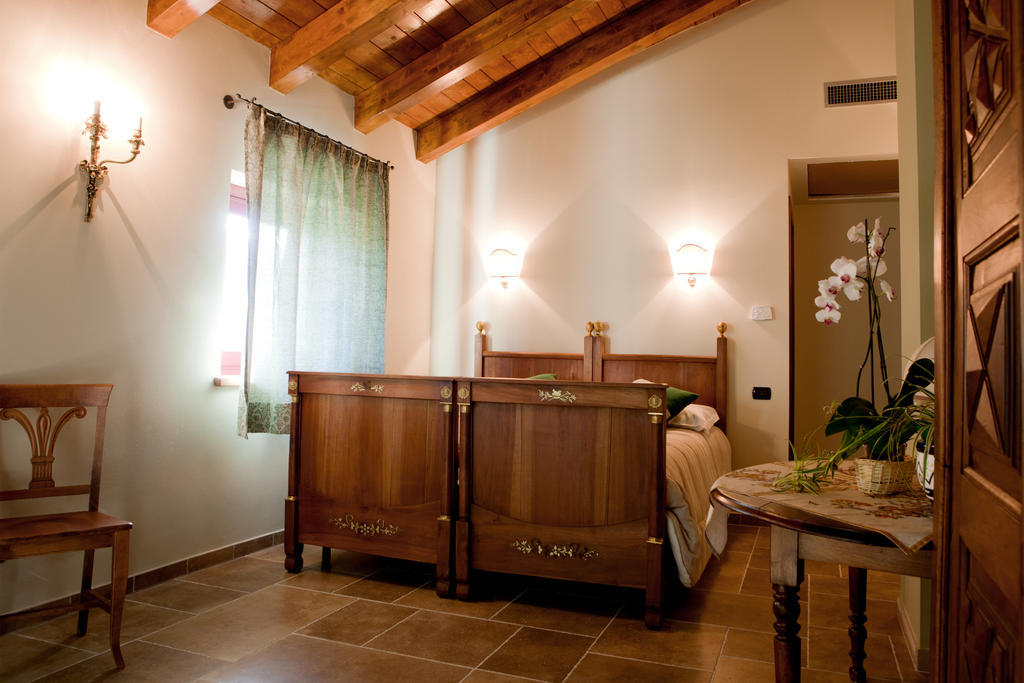 A' La Table Du Sommelier Chambres D Hotes & Restaurant Saint-Vincent Rum bild