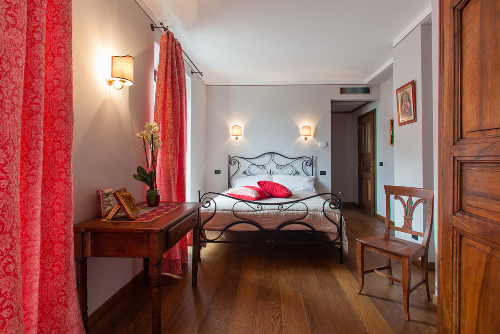 A' La Table Du Sommelier Chambres D Hotes & Restaurant Saint-Vincent Rum bild