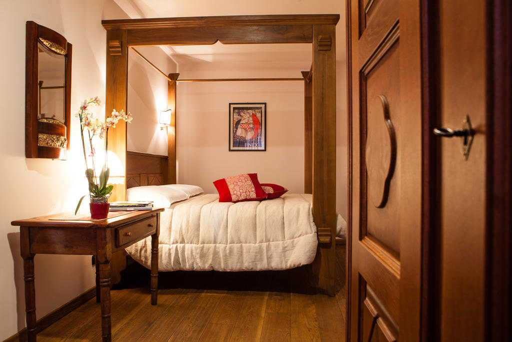 A' La Table Du Sommelier Chambres D Hotes & Restaurant Saint-Vincent Rum bild