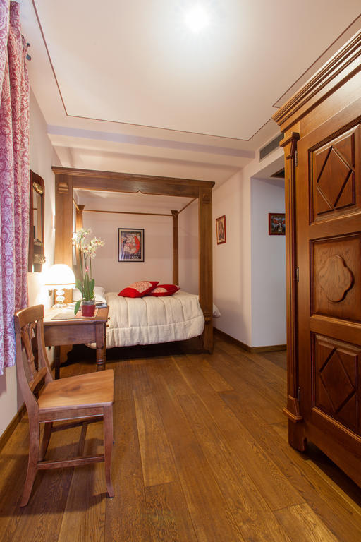 A' La Table Du Sommelier Chambres D Hotes & Restaurant Saint-Vincent Rum bild